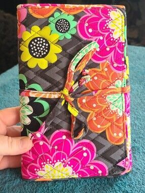 Vera Bradley Quilted Floral Wrap Organizer